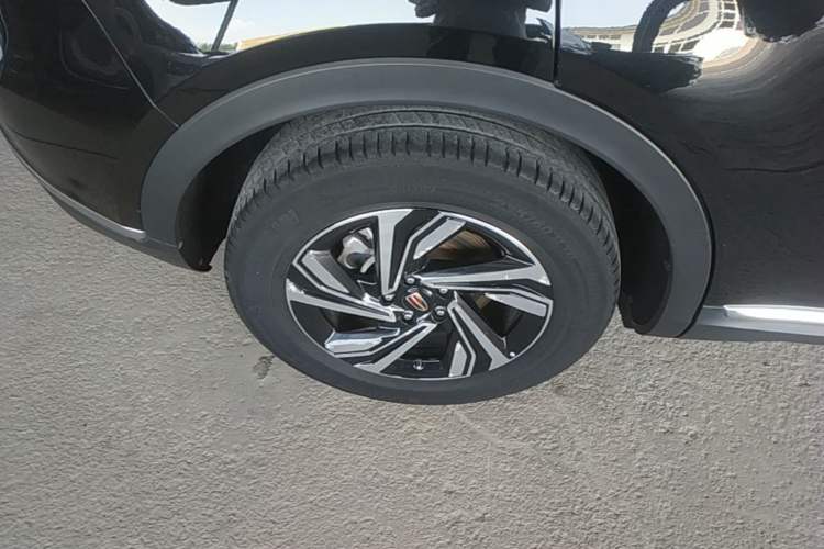 Used Hongqi HS5 2022 Revised Version 2.0T Smart Connect Flagship Edition Right Rear Wheel Hub