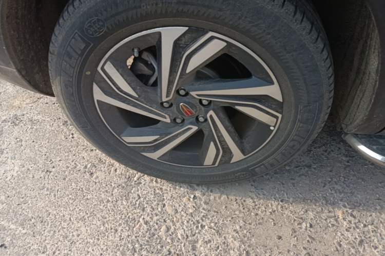 Used Hongqi HS5 2022 Revised Version 2.0T Smart Connect Flagship Edition Right Rear Wheel Hub