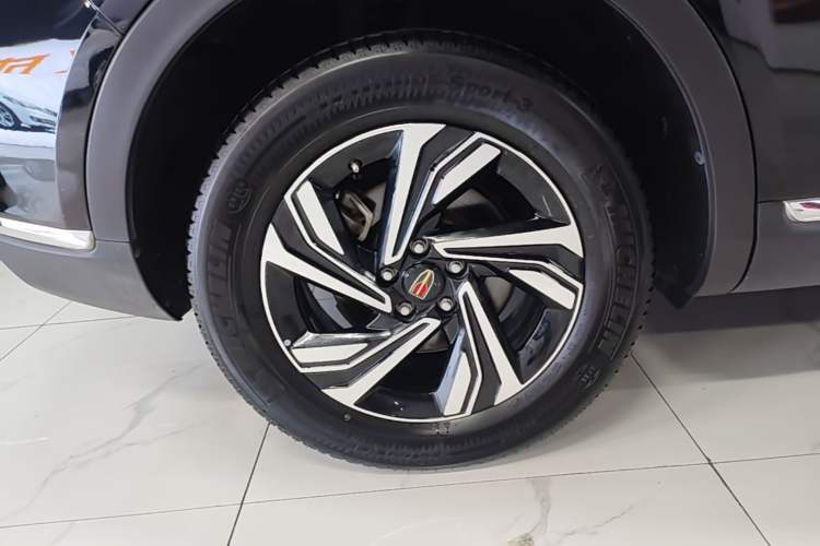 Used Hongqi HS5 2022 Revised Version 2.0T Smart Connect Flagship Edition Right Rear Wheel Hub