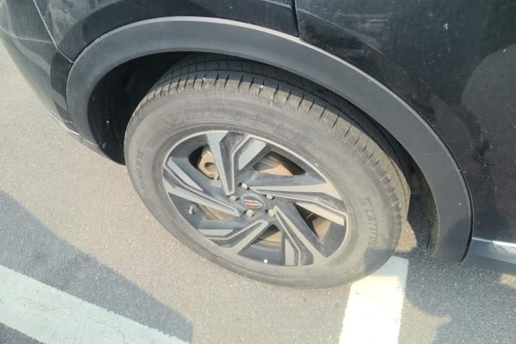 Used Hongqi HS5 2022 Revised Version 2.0T Smart Connect Flagship Edition Right Rear Wheel Hub