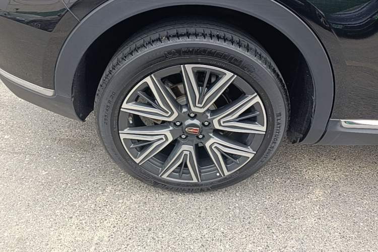 Used Hongqi HS5 2022 2.0T Smart Connect Flagship Edition Right Rear Wheel Hub