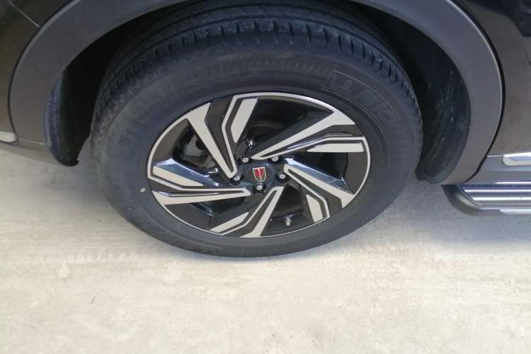 Used Hongqi HS5 2022 Revised Version 2.0T Smart Connect Flagship Edition Right Rear Wheel Hub