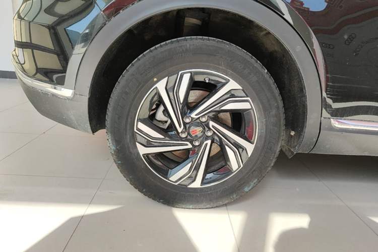 Used Hongqi HS5 2022 Revised Version 2.0T Smart Connect Flagship Edition Right Rear Wheel Hub