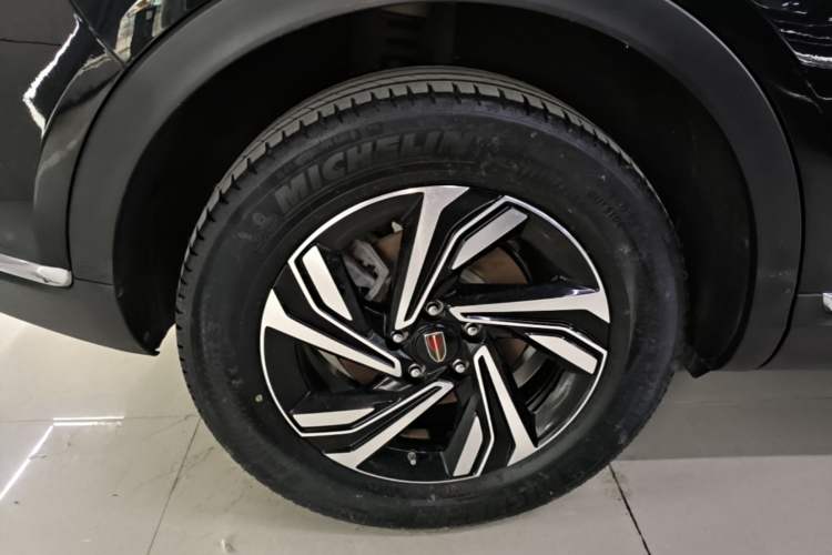 Used Hongqi HS5 2022 Revised Version 2.0T Smart Connect Flagship Edition Right Rear Wheel Hub