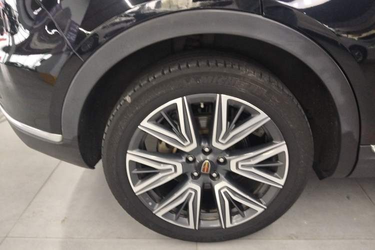 Used Hongqi HS5 2022 Facelifted Version 2.0T Smart Connect Flagship All-Wheel-Drive Edition Right Rear Wheel Hub