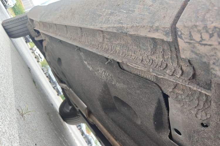 Used Hongqi HS5 2022 2.0T Smart Connect Flagship Edition Right Side Sill
