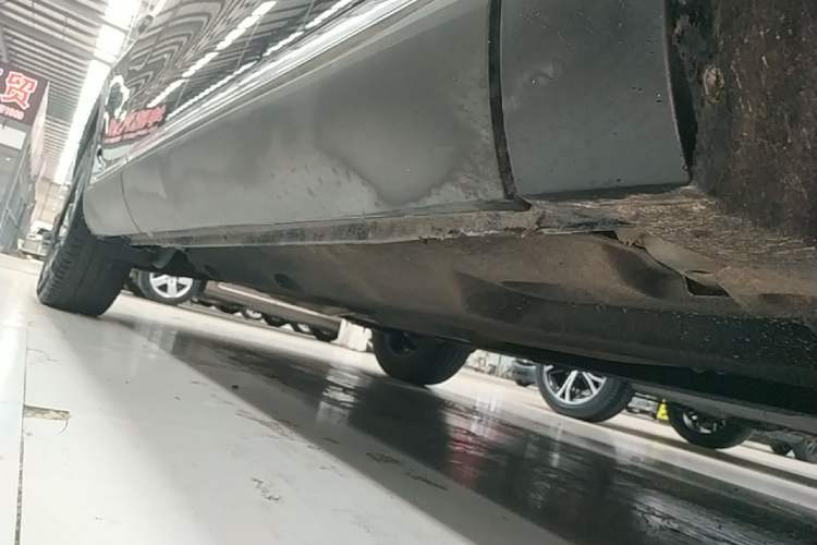 Used Hongqi HS5 2022 2.0T Smart Connect Flagship Edition Right Side Sill
