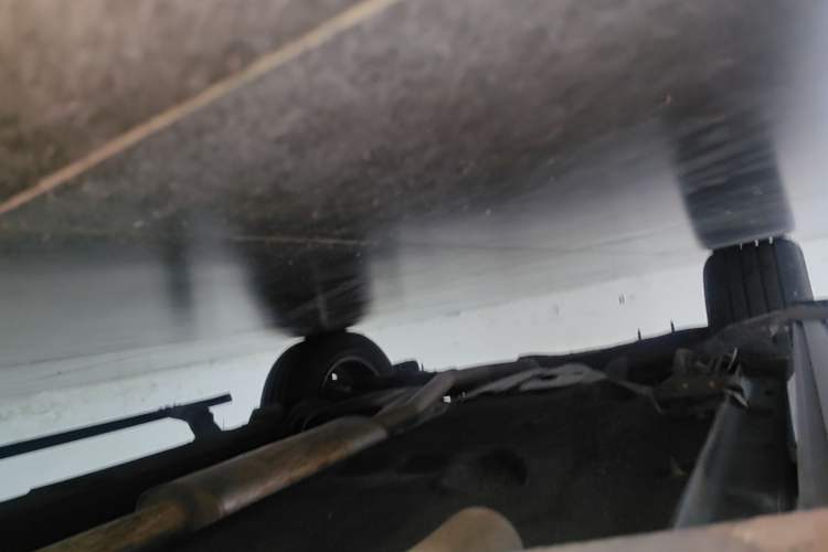 Used Hongqi HS5 2022 Revised Version 2.0T Smart Connect Flagship Edition Right Side Sill