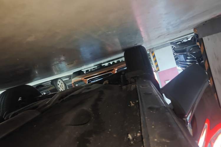 Used Hongqi HS5 2022 Revised Version 2.0T Smart Connect Flagship Edition Right Side Sill