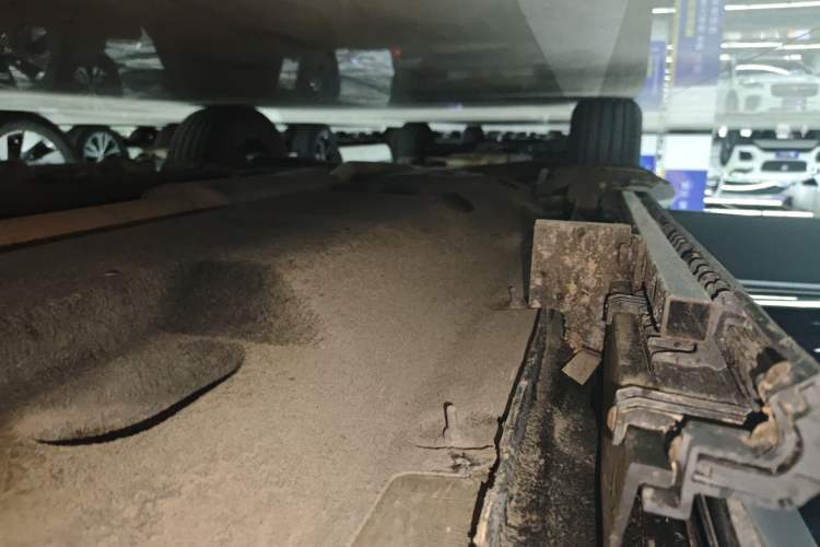 Used Hongqi HS5 2022 Revised Version 2.0T Smart Connect Flagship Edition Right Side Sill
