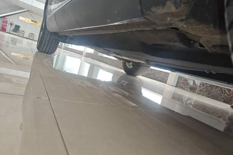 Used Hongqi HS5 2022 2.0T Smart Connect Flagship Enjoyment Purchase Edition Right Side Sill