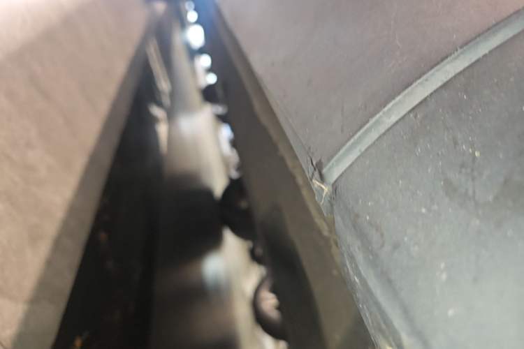 Used Hongqi HS5 2022 Revised Version 2.0T Smart Connect Flagship Edition Right Side Sill