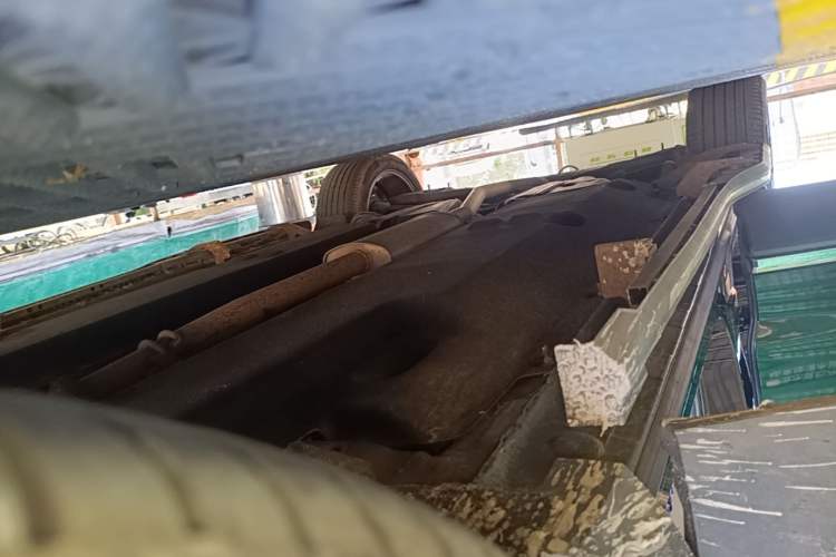 Used Hongqi HS5 2022 2.0T Smart Connect Flagship All-Wheel-Drive Version Right Side Sill