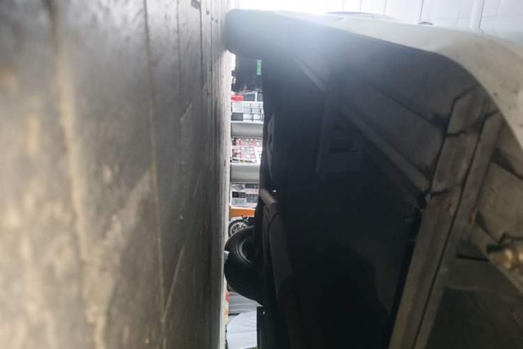 Used Hongqi HS5 2022 Revised Version 2.0T Smart Connect Flagship Edition Right Side Sill