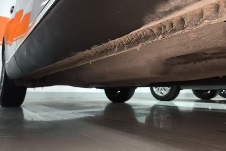 Used Hongqi HS5 2022 Revised Version 2.0T Smart Connect Flagship Edition Right Side Sill