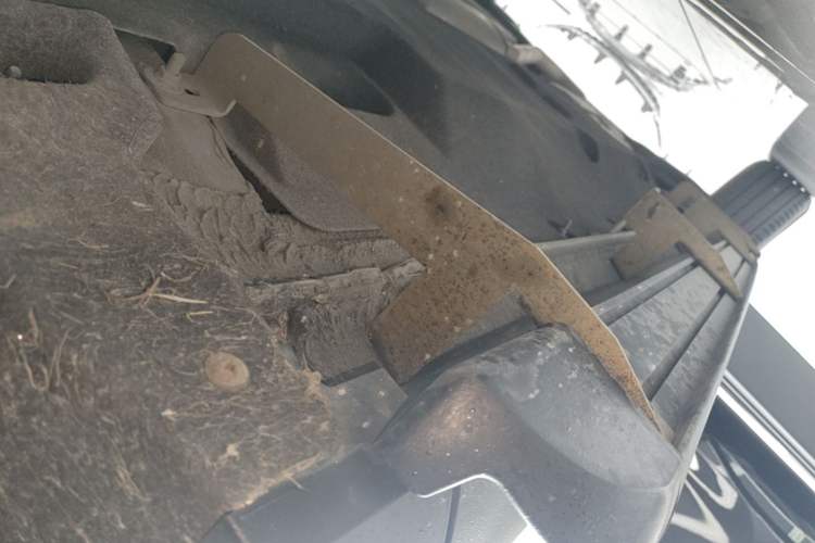 Used Hongqi HS5 2022 Revised Version 2.0T Smart Connect Flagship Edition Right Side Sill