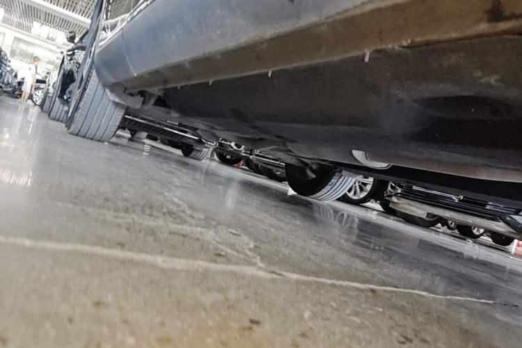 Used Hongqi HS5 2022 Revised Version 2.0T Smart Connect Flagship Edition Right Side Sill