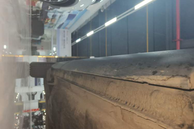 Used Hongqi HS5 2022 Revised Version 2.0T Smart Connect Flagship Edition Right Side Sill
