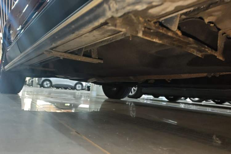 Used Hongqi HS5 2022 2.0T Smart Connect Flagship Edition Right Side Sill