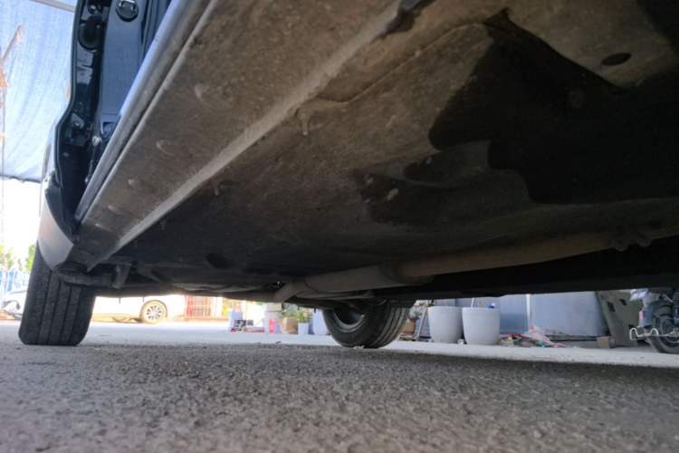 Used Hongqi HS5 2022 Revised Version 2.0T Smart Connect Flagship Edition Right Side Sill
