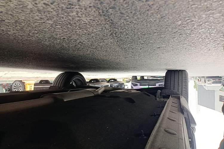 Used Hongqi HS5 2022 2.0T Smart Connect Flagship Edition Right Side Sill