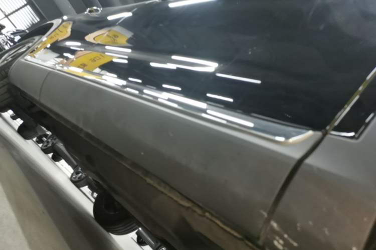Used Hongqi HS5 2022 Revised Version 2.0T Smart Connect Flagship Edition Right Side Sill