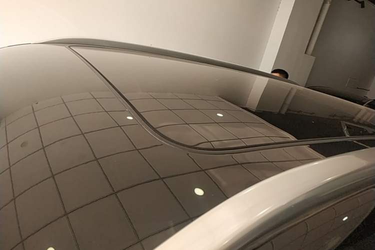 Used Hongqi HS5 2022 Facelifted Version 2.0T Smart Connect Flagship All-Wheel-Drive Edition Roof