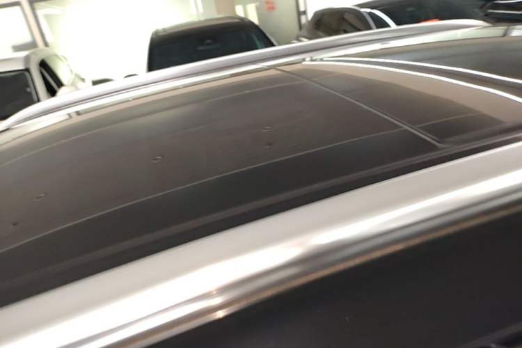 Used Hongqi HS5 2022 Facelifted Version 2.0T Smart Connect Flagship All-Wheel-Drive Edition Roof