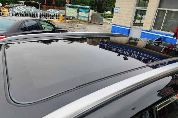 Used Hongqi HS5 2022 Revised Version 2.0T Smart Connect Flagship Edition Roof