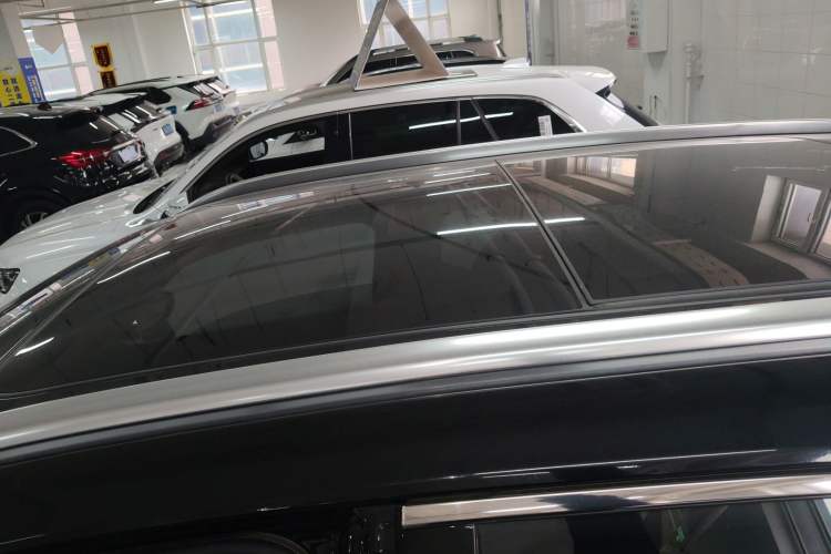 Used Hongqi HS5 2022 Revised Version 2.0T Smart Connect Flagship Edition Roof