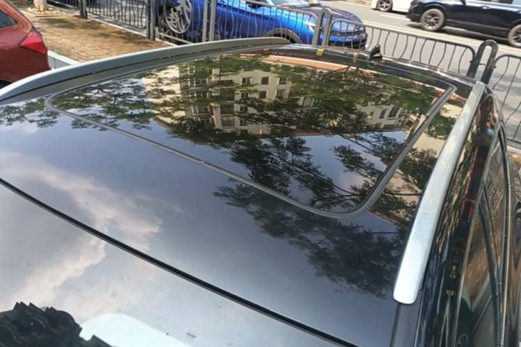 Used Hongqi HS5 2022 Facelifted Version 2.0T Smart Connect Flagship All-Wheel-Drive Edition Roof