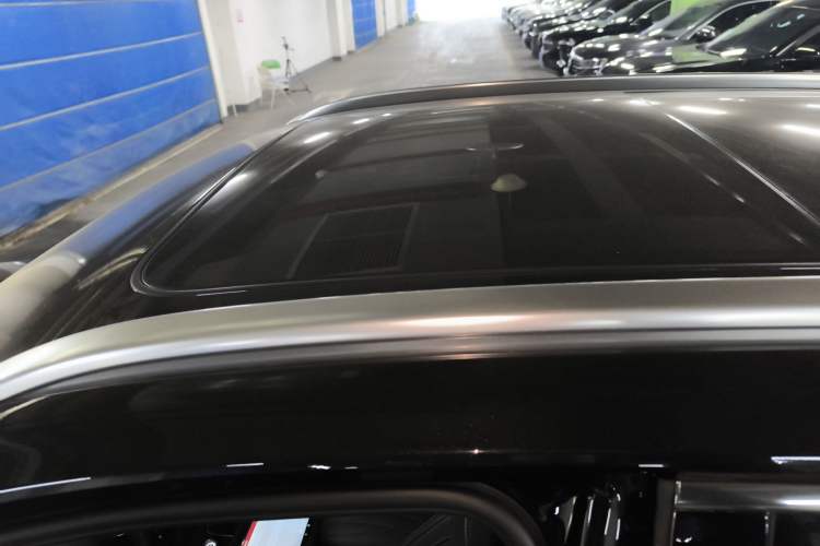 Used Hongqi HS5 2022 Facelifted Version 2.0T Smart Connect Flagship All-Wheel-Drive Edition Roof