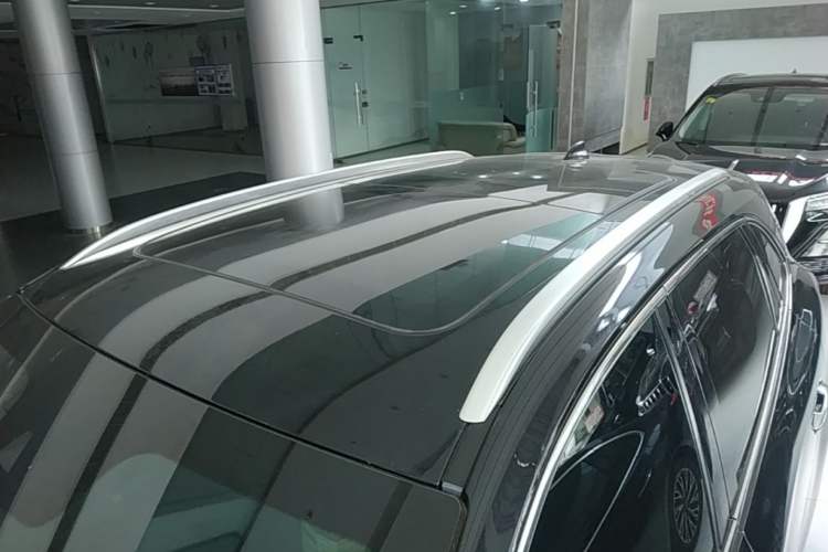 Used Hongqi HS5 2022 Facelifted Version 2.0T Smart Connect Flagship All-Wheel-Drive Edition Roof