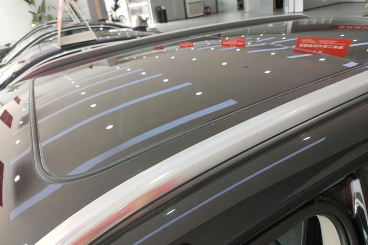 Used Hongqi HS5 2022 Revised Version 2.0T Smart Connect Flagship Edition Roof