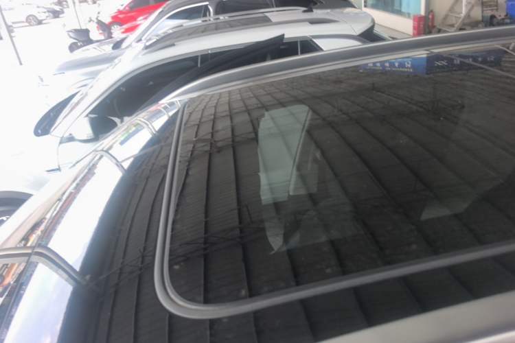 Used Hongqi HS5 2022 Facelifted Version 2.0T Smart Connect Flagship All-Wheel-Drive Edition Roof