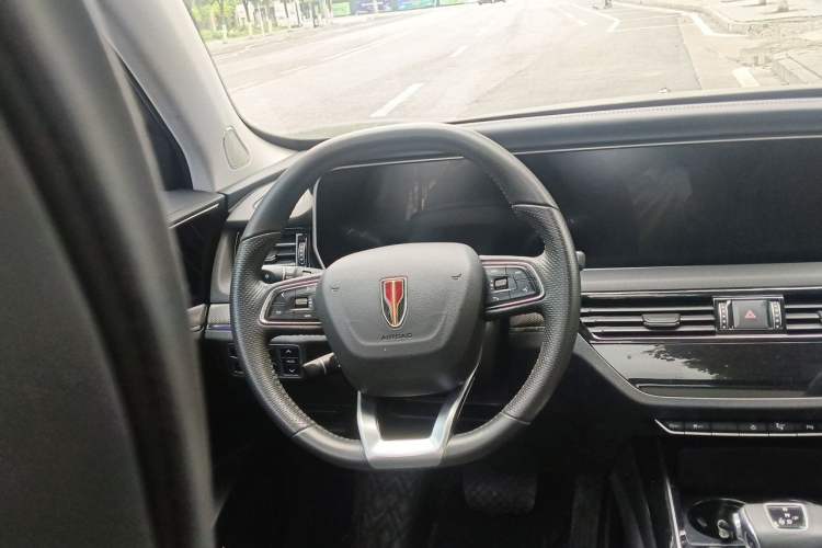 Used Hongqi HS5 2022 2.0T Smart Connect Flagship All-Wheel-Drive Version Steering Wheel