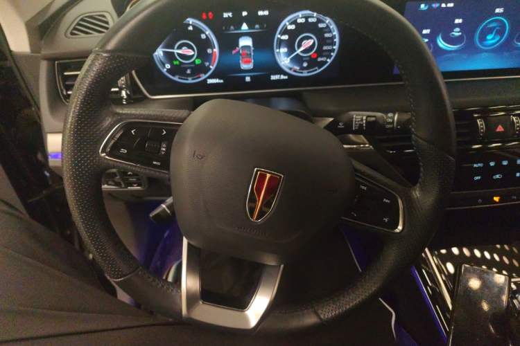 Used Hongqi HS5 2022 2.0T Smart Connect Flagship All-Wheel-Drive Version Steering Wheel