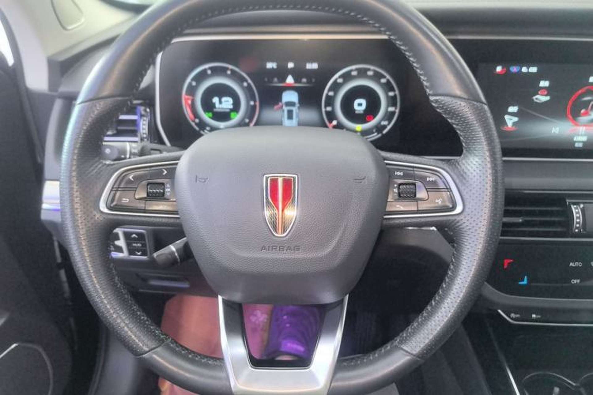 Used Hongqi HS5 2022 Revised Version 2.0T Smart Connect Flagship Edition Steering Wheel