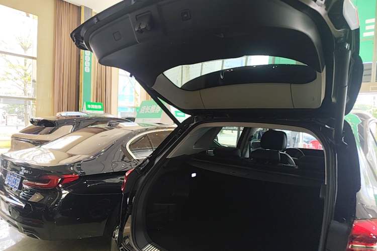 Used Hongqi HS5 2022 Revised Version 2.0T Smart Connect Flagship Edition Trunk