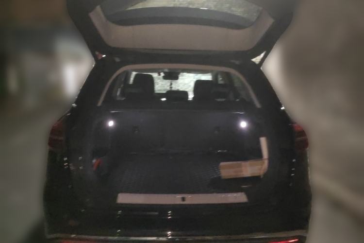 Used Hongqi HS5 2022 Revised Version 2.0T Smart Connect Flagship Edition Trunk