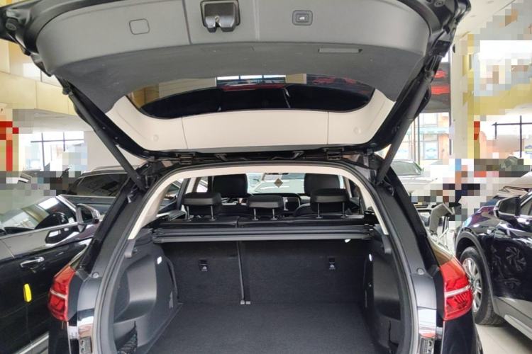 Used Hongqi HS5 2022 Revised Version 2.0T Smart Connect Flagship Edition Trunk