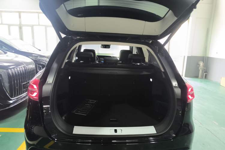 Used Hongqi HS5 2022 Facelifted Version 2.0T Smart Connect Flagship All-Wheel-Drive Edition Trunk