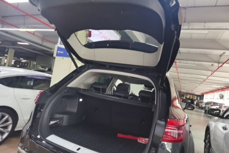 Used Hongqi HS5 2022 Revised Version 2.0T Smart Connect Flagship Edition Trunk