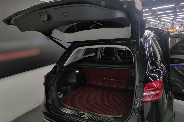 Used Hongqi HS5 2022 Revised Version 2.0T Smart Connect Flagship Edition Trunk