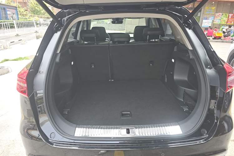 Used Hongqi HS5 2022 Revised Version 2.0T Smart Connect Flagship Edition Trunk