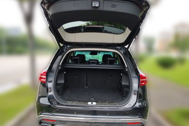 Used Hongqi HS5 2022 Facelifted Version 2.0T Smart Connect Flagship All-Wheel-Drive Edition Trunk