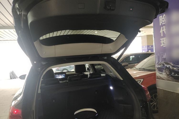 Used Hongqi HS5 2022 2.0T Smart Connect Flagship All-Wheel-Drive Version Trunk