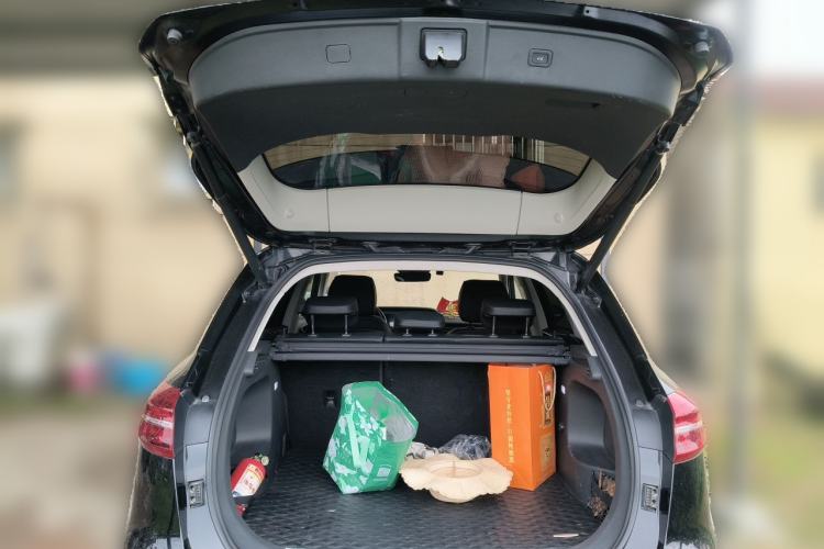 Used Hongqi HS5 2022 Facelifted Version 2.0T Smart Connect Flagship All-Wheel-Drive Edition Trunk