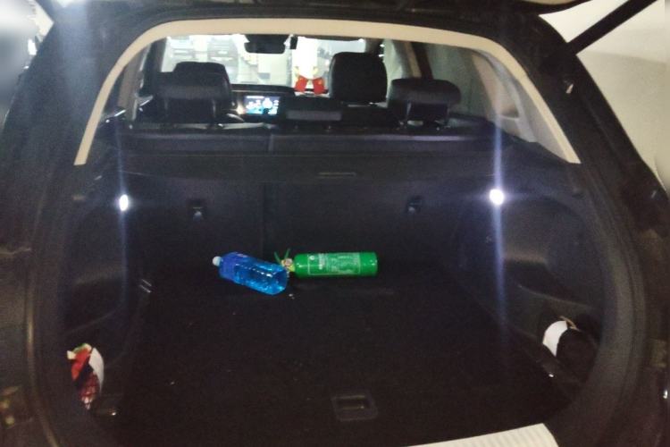 Used Hongqi HS5 2022 Revised Version 2.0T Smart Connect Flagship Edition Trunk