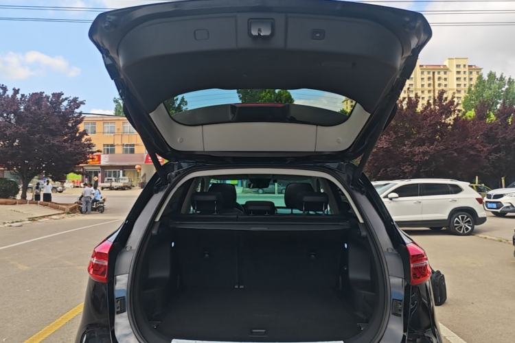Used Hongqi HS5 2022 Facelifted Version 2.0T Smart Connect Flagship All-Wheel-Drive Edition Trunk